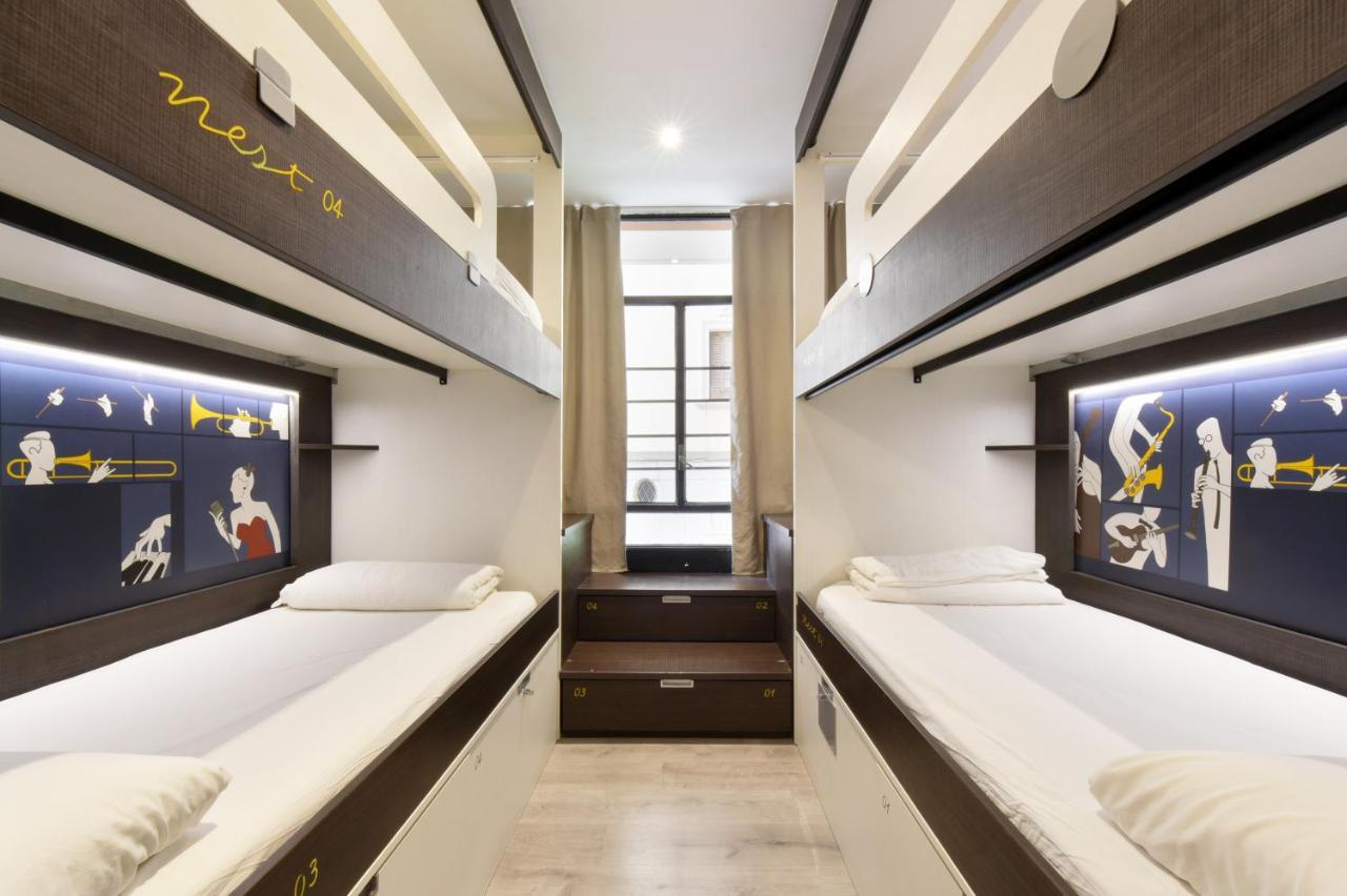 Bed 4-Bed Mixed Dormitory Room